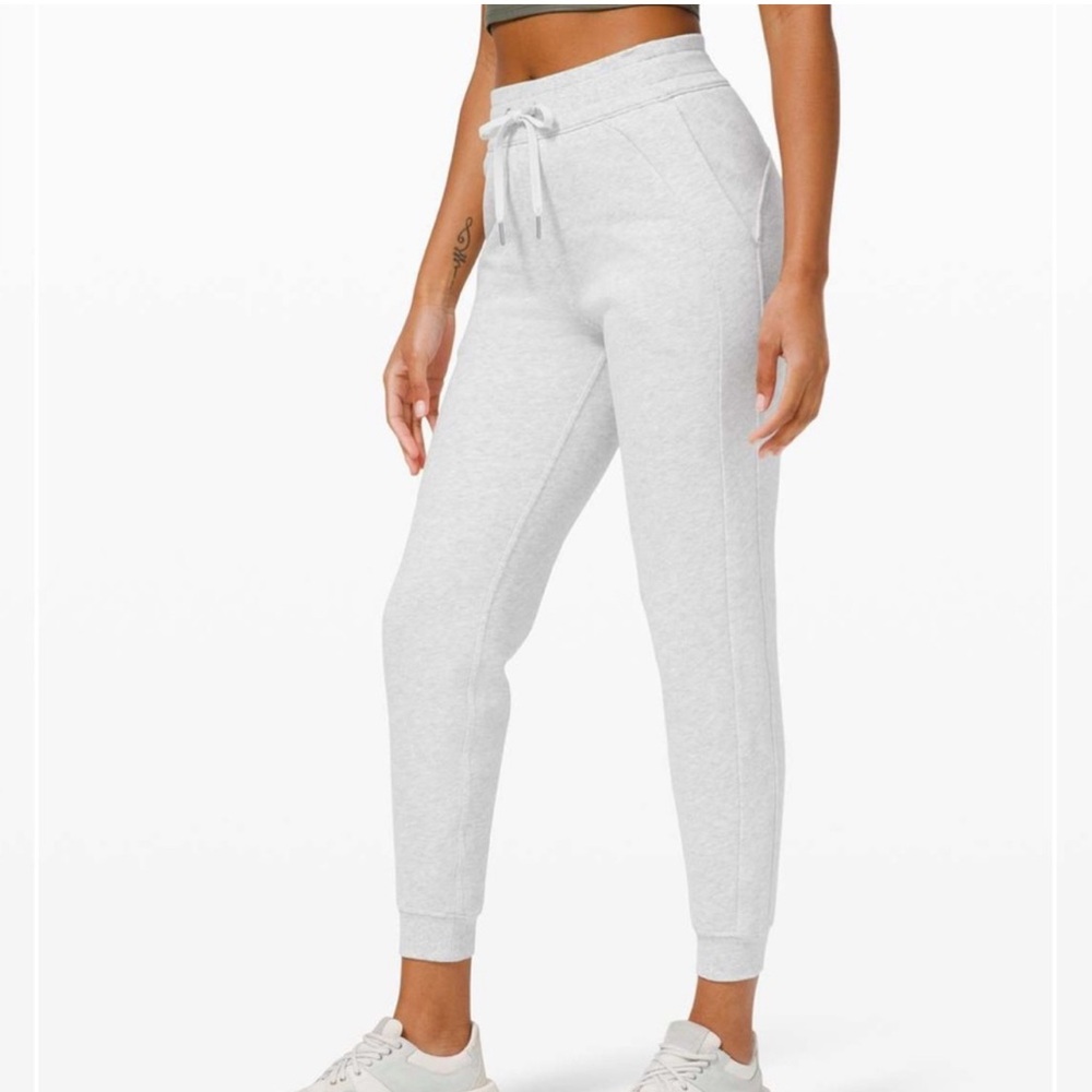 Lululemon Scuba Set - Picture 4 of 6